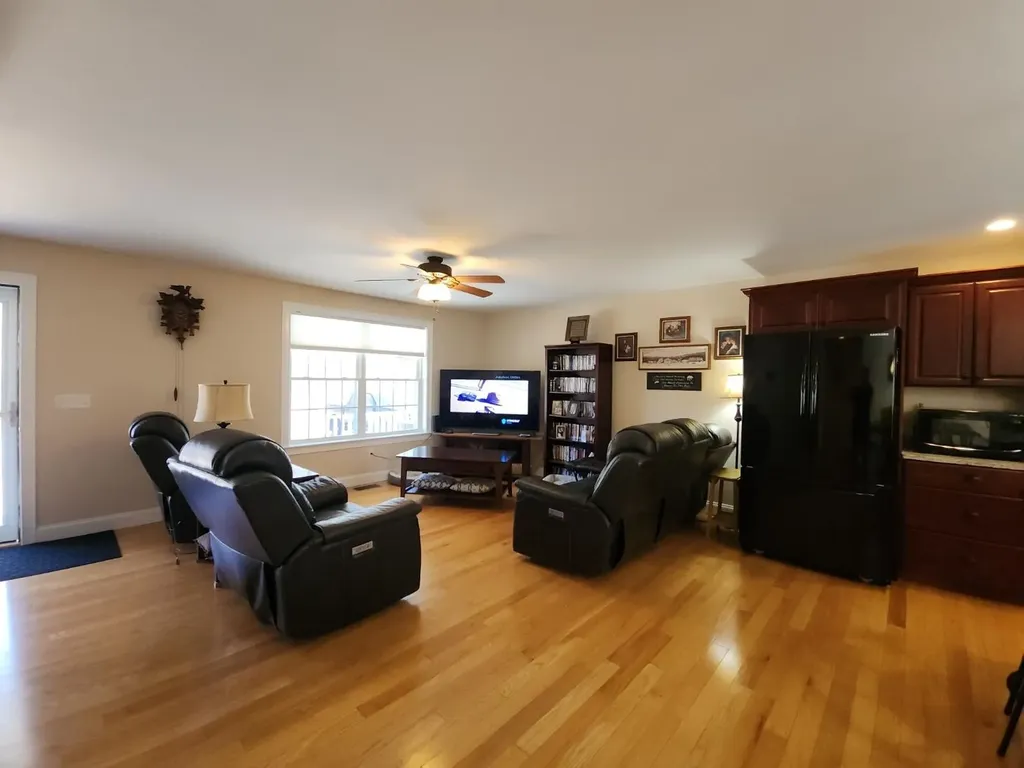 21 Sedlari Way Alton NH 03810