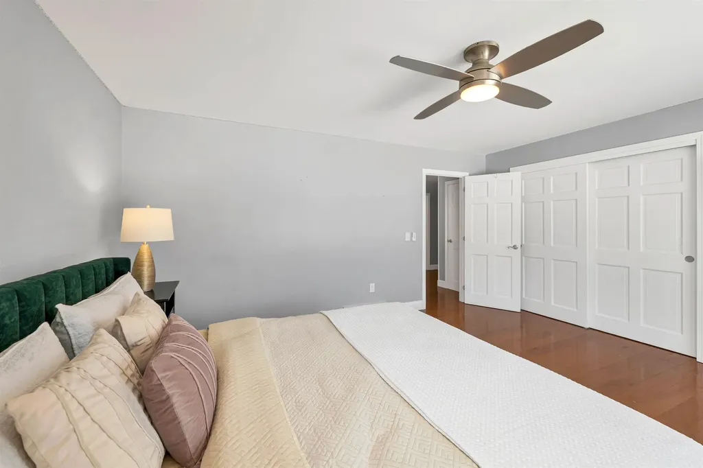 18 Robin Drive Hudson NH 03051