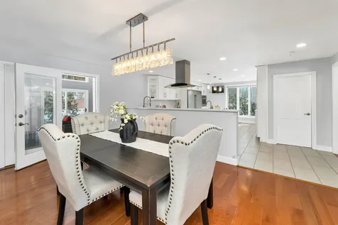 18 Robin Drive Hudson NH 03051