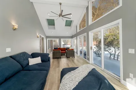 18 Robin Drive Hudson NH 03051