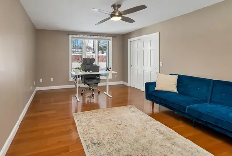 18 Robin Drive Hudson NH 03051