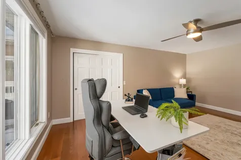 18 Robin Drive Hudson NH 03051