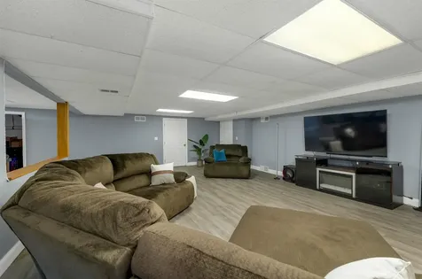 18 Robin Drive Hudson NH 03051