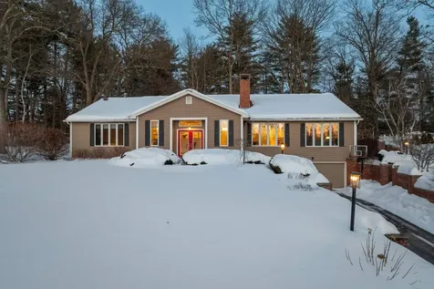 18 Robin Drive Hudson NH 03051