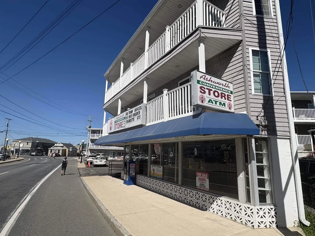 6 Ashworth Avenue Hampton NH 03842