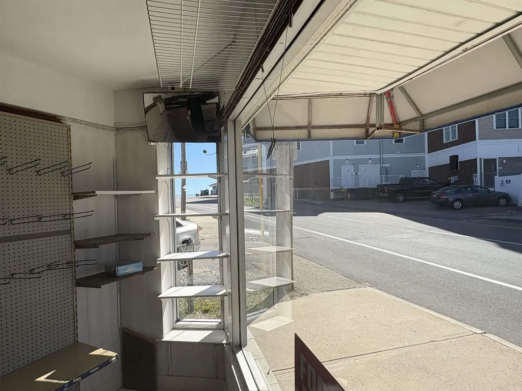 6 Ashworth Avenue Hampton NH 03842