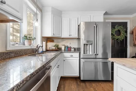 8 Snowdrop Lane Litchfield NH 03052