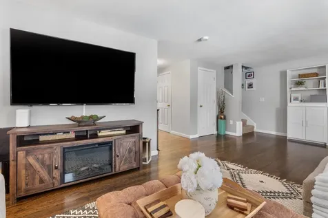 8 Snowdrop Lane Litchfield NH 03052