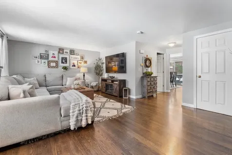 8 Snowdrop Lane Litchfield NH 03052