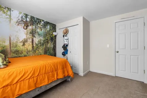 8 Snowdrop Lane Litchfield NH 03052