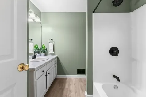8 Snowdrop Lane Litchfield NH 03052