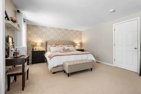 8 Snowdrop Lane Litchfield NH 03052