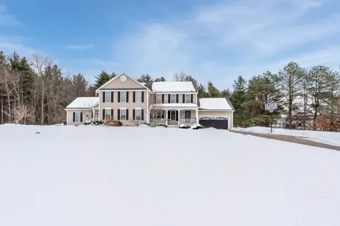 8 Snowdrop Lane Litchfield NH 03052