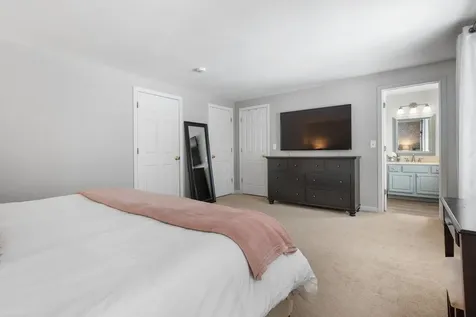 8 Snowdrop Lane Litchfield NH 03052