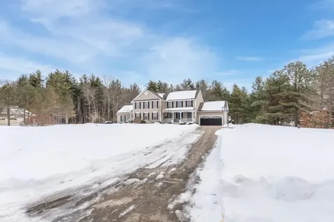 8 Snowdrop Lane Litchfield NH 03052