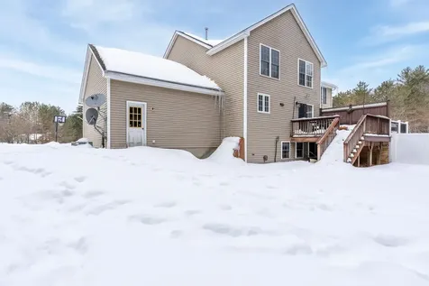 8 Snowdrop Lane Litchfield NH 03052