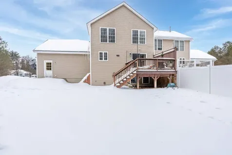 8 Snowdrop Lane Litchfield NH 03052