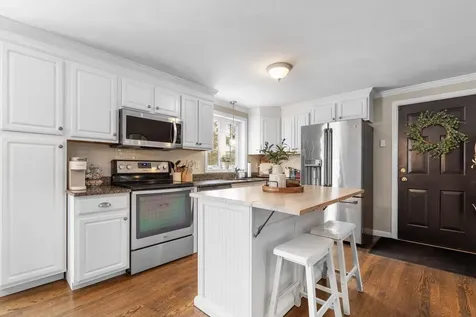 8 Snowdrop Lane Litchfield NH 03052
