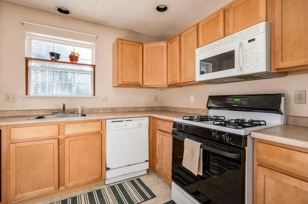 15 Tampa Drive Rochester NH 03867