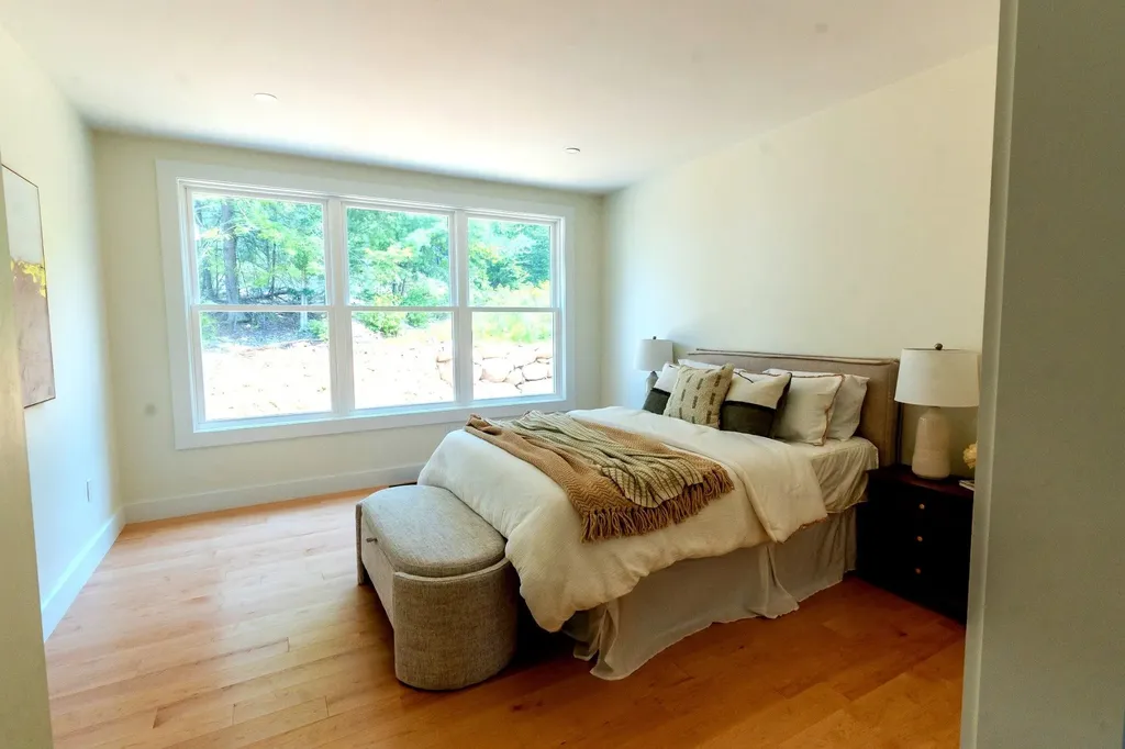 55 Indian Rock Road Bedford NH 03110-4219