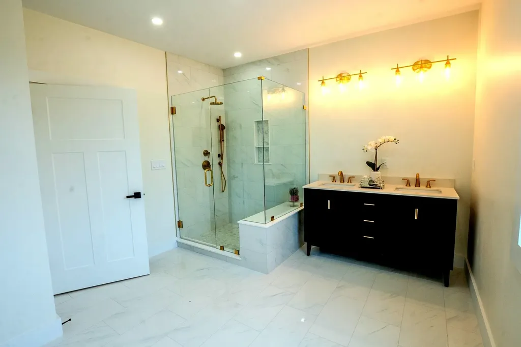 55 Indian Rock Road Bedford NH 03110-4219