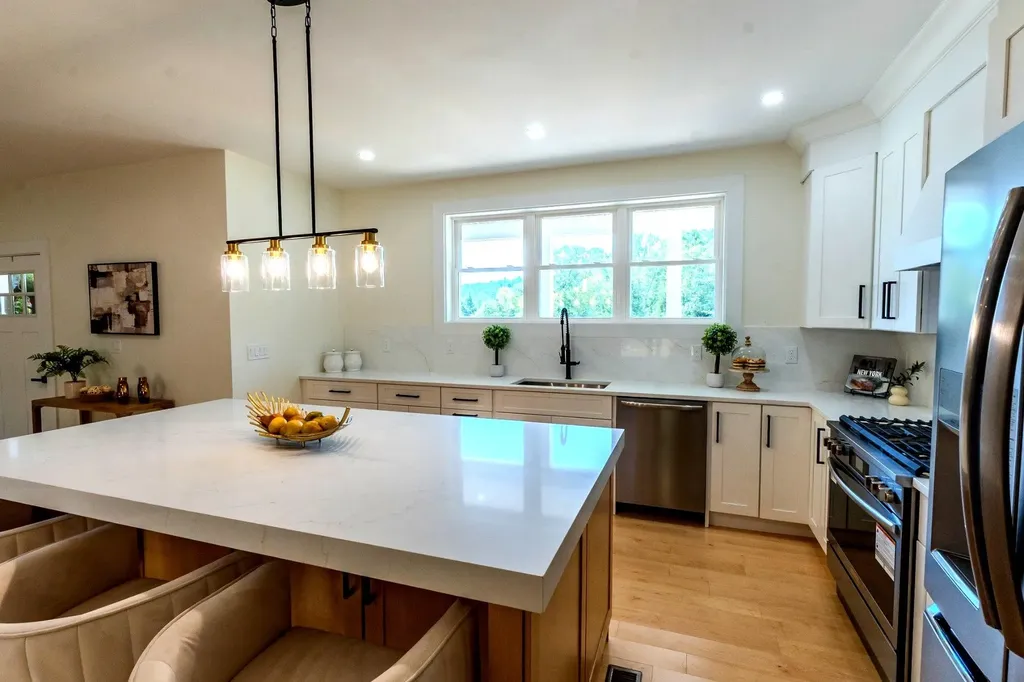 55 Indian Rock Road Bedford NH 03110-4219