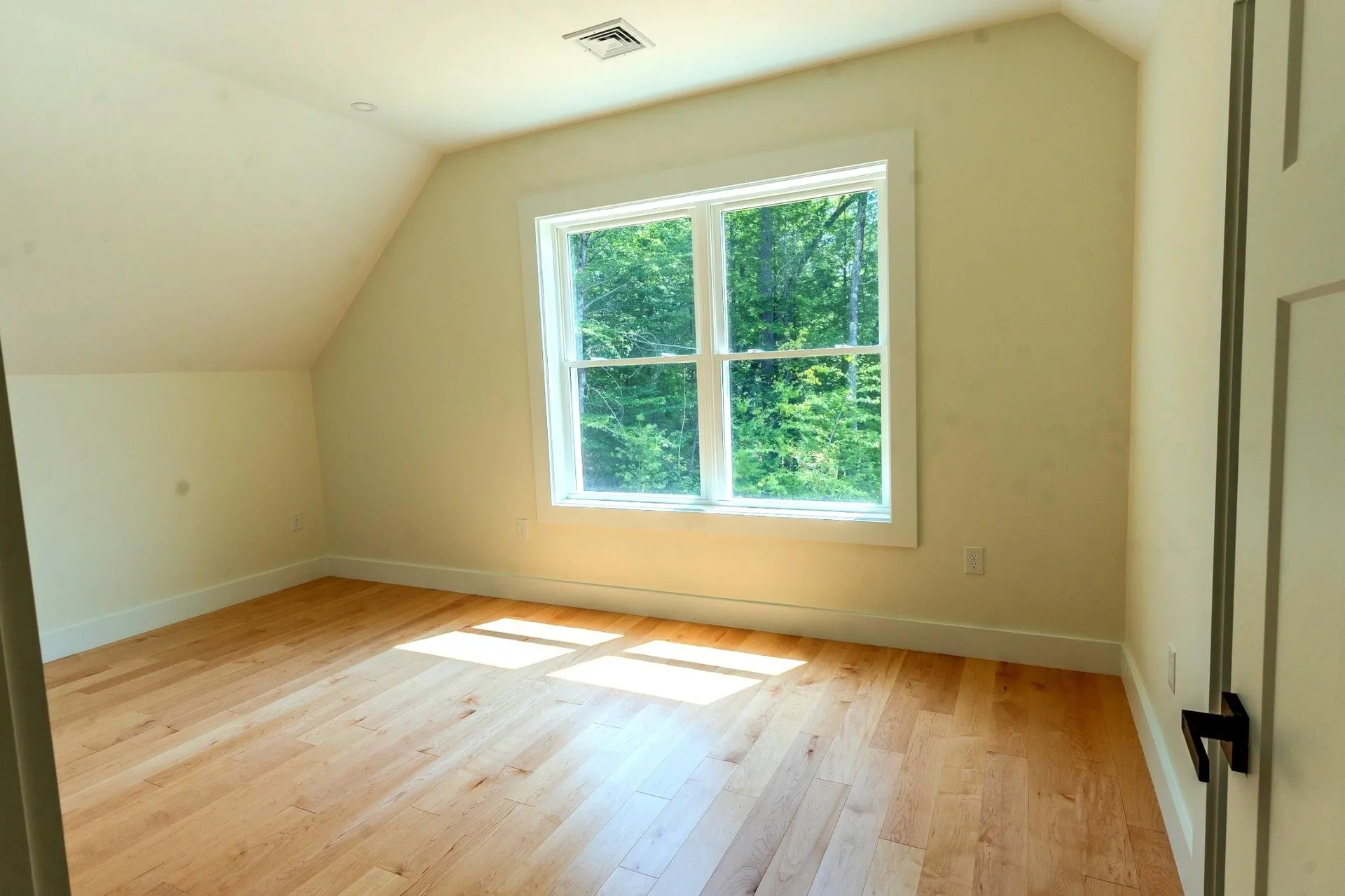 55 Indian Rock Road Bedford NH 03110-4219