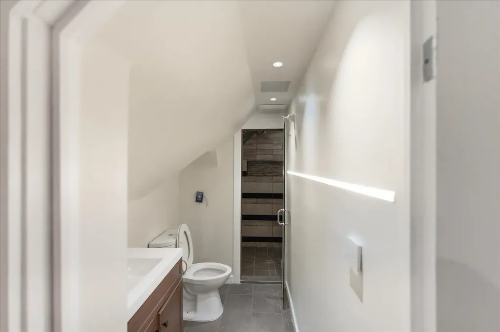 52 Isham Street Burlington VT 05401