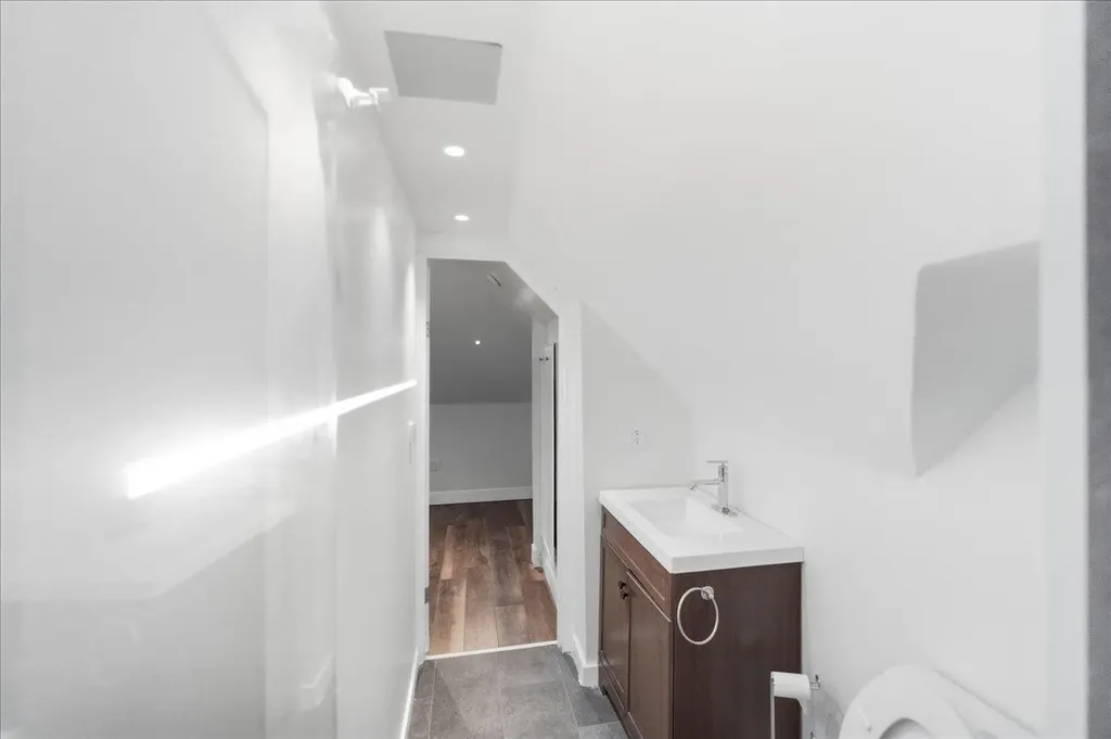 52 Isham Street Burlington VT 05401