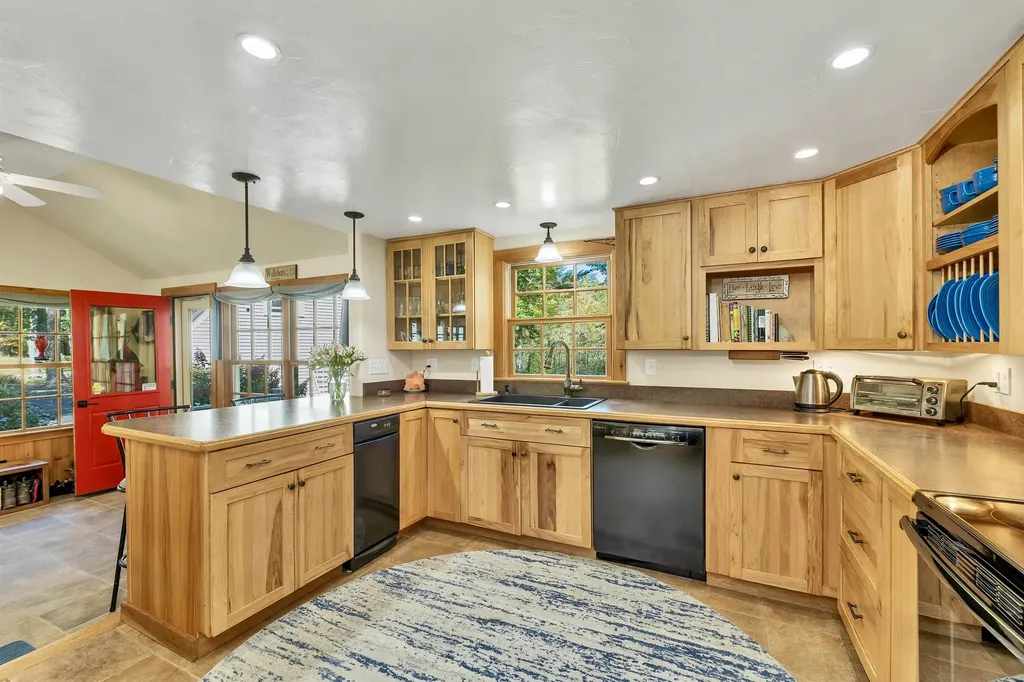 19 Cotton Mountain Road Wolfeboro NH 03894