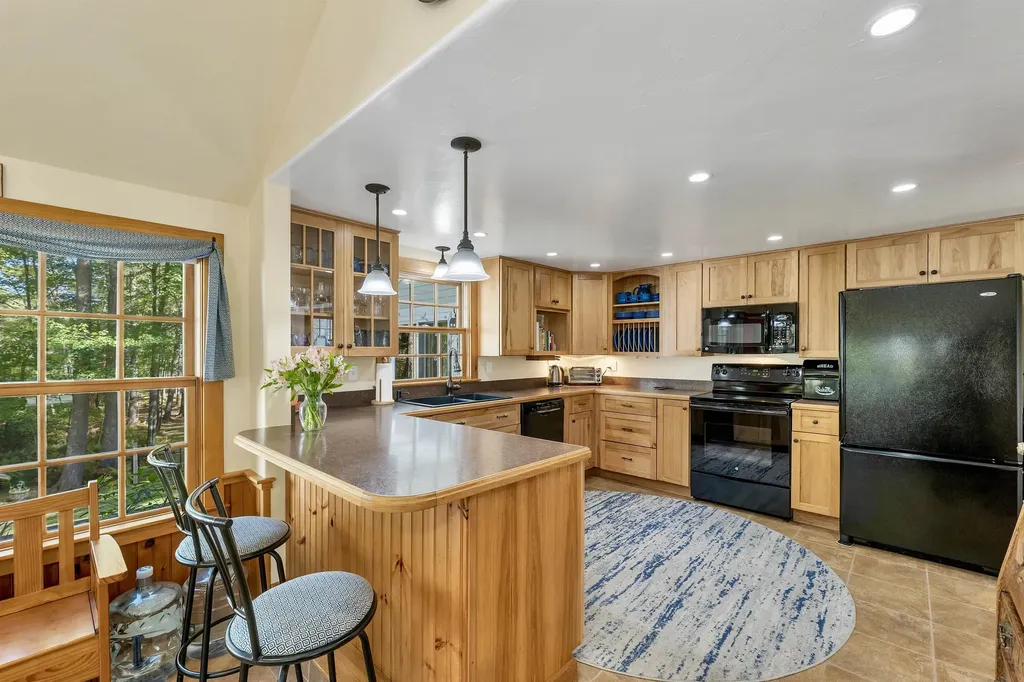 19 Cotton Mountain Road Wolfeboro NH 03894