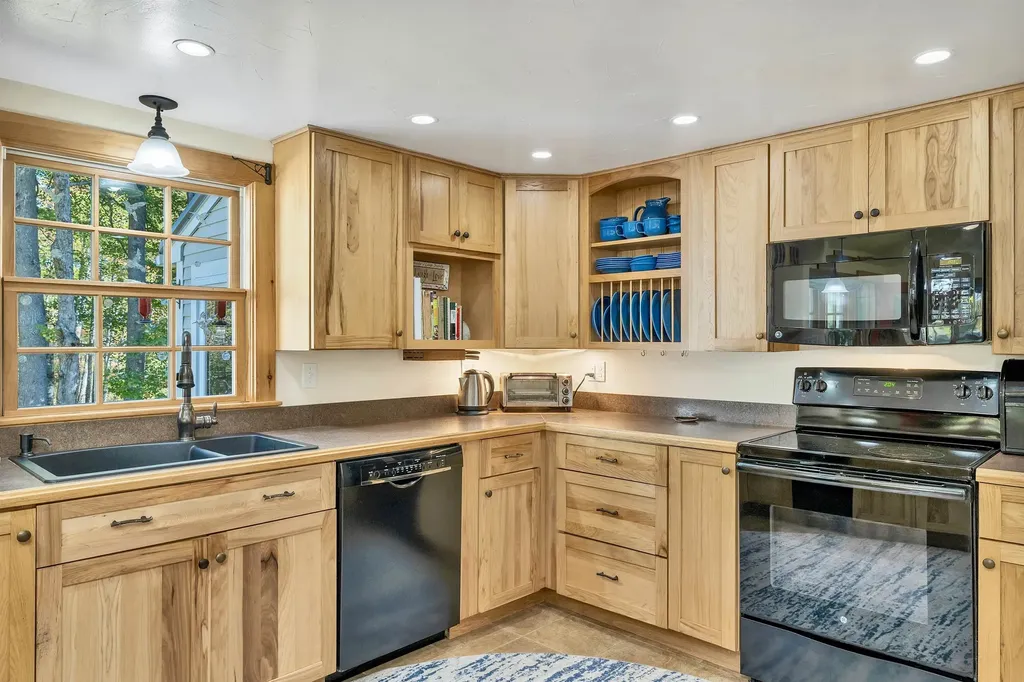 19 Cotton Mountain Road Wolfeboro NH 03894