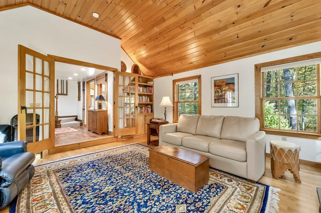 19 Cotton Mountain Road Wolfeboro NH 03894