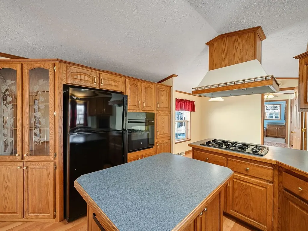 40 High Manor Park Waltham VT 05491