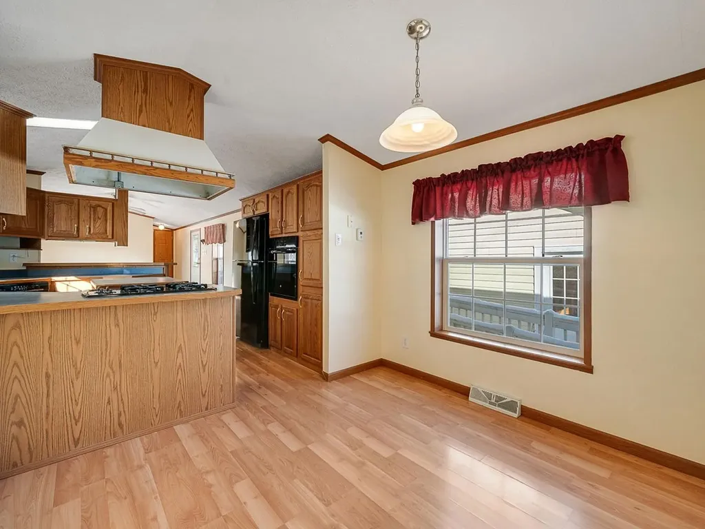 40 High Manor Park Waltham VT 05491