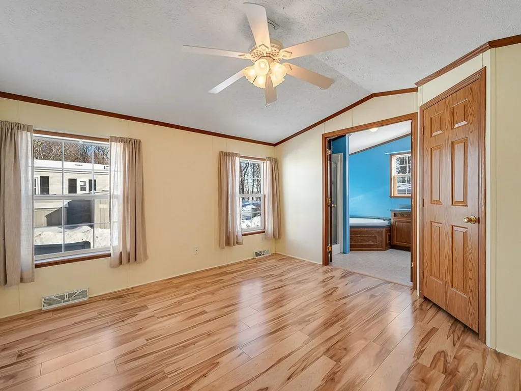 40 High Manor Park Waltham VT 05491