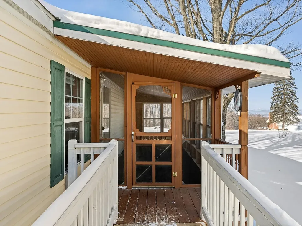 40 High Manor Park Waltham VT 05491