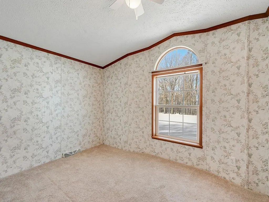 40 High Manor Park Waltham VT 05491