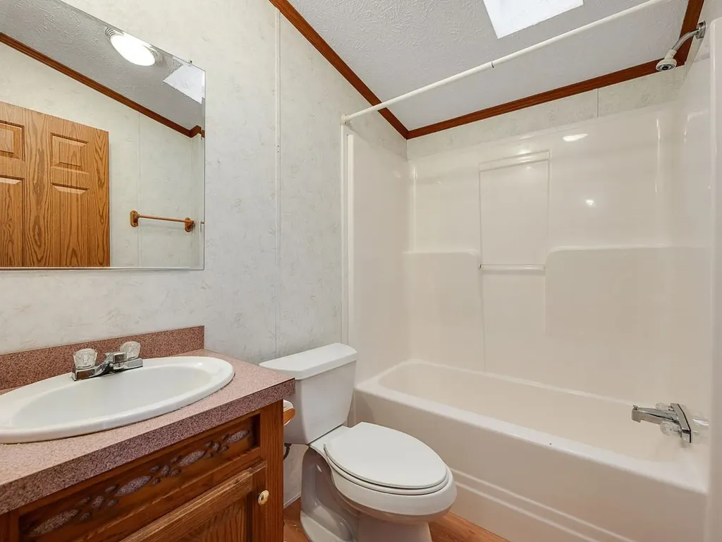 40 High Manor Park Waltham VT 05491