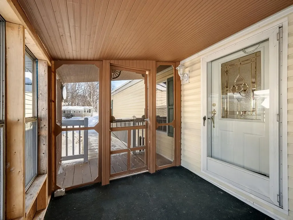 40 High Manor Park Waltham VT 05491