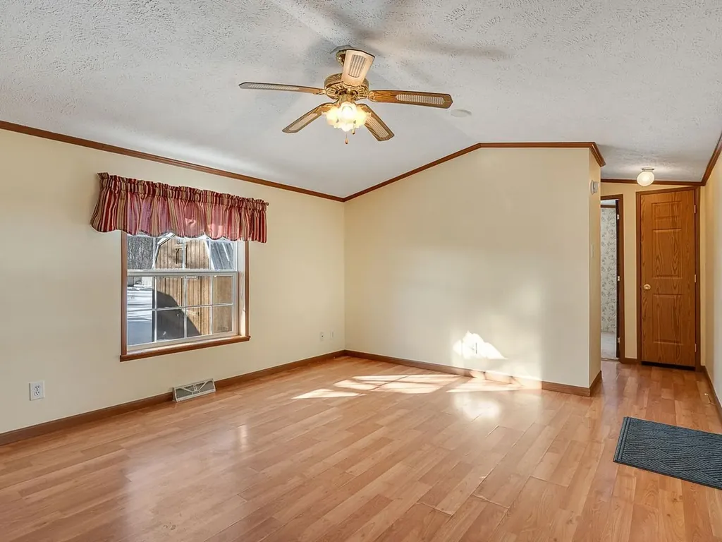 40 High Manor Park Waltham VT 05491