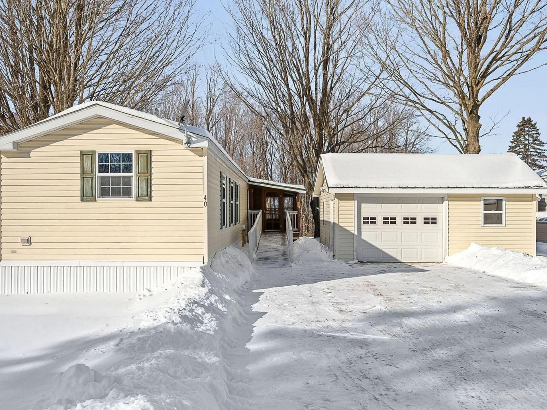 40 High Manor Park Waltham VT 05491
