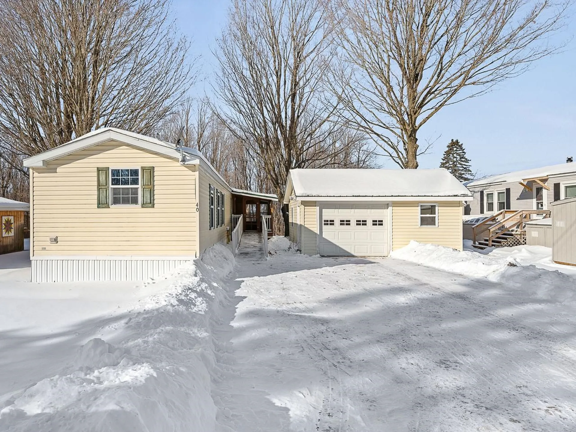 40 High Manor Park Waltham VT 05491