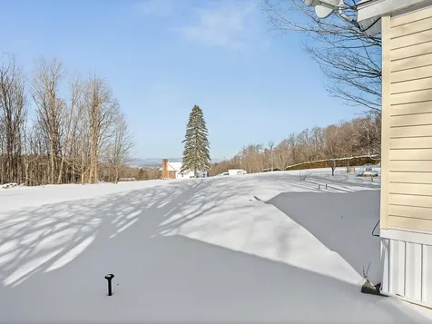 40 High Manor Park Waltham VT 05491