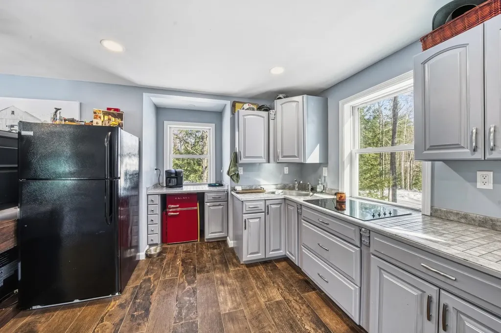 573 Mountain Road Newbury NH 03255