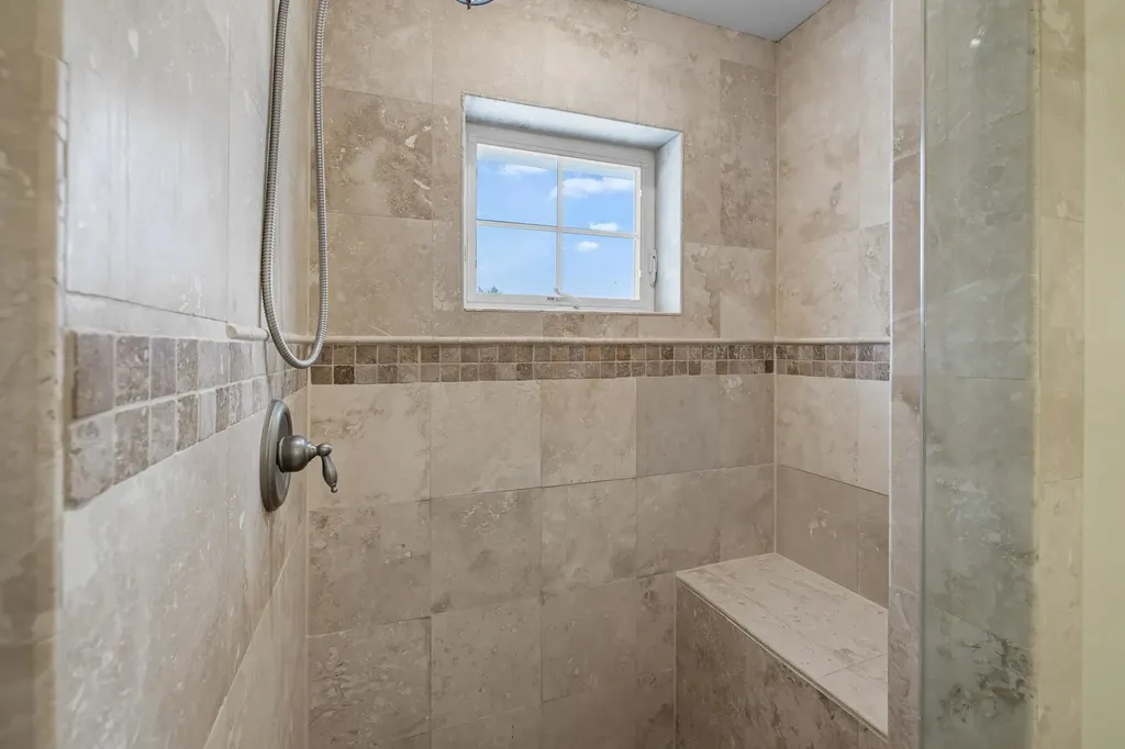 25 Rio Vista Lane Lebanon NH 03766