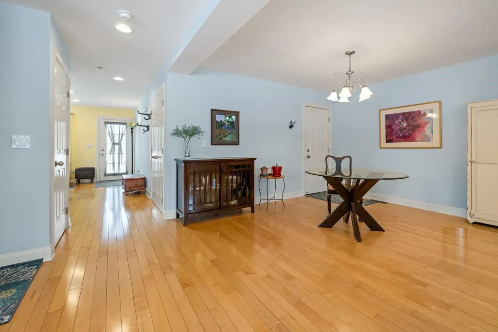 25 Rio Vista Lane Lebanon NH 03766