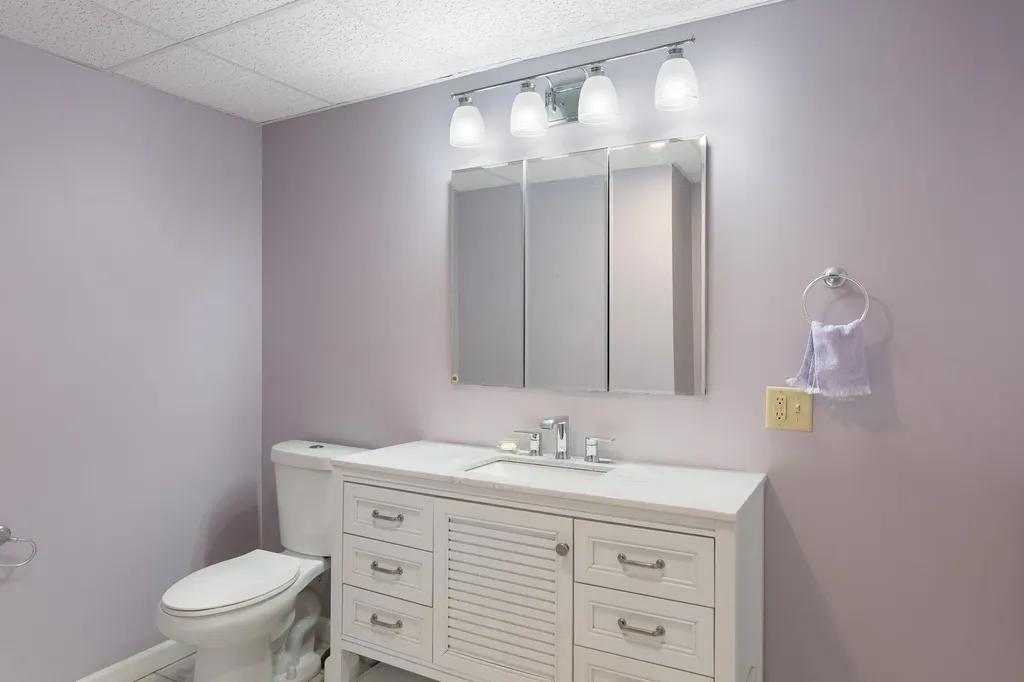 72 Landmark Hill Drive Brattleboro VT 05301