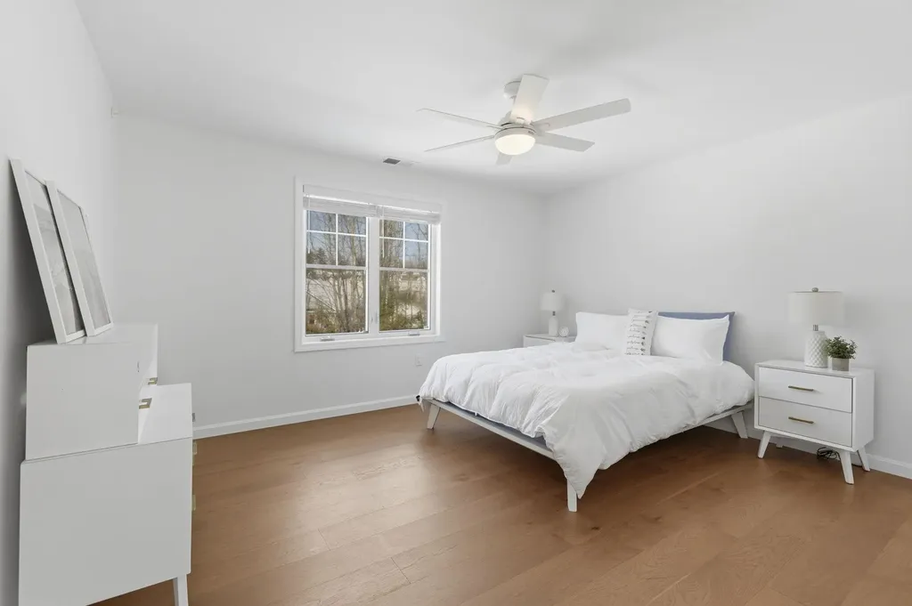 25 Forestedge Way Manchester NH 03102