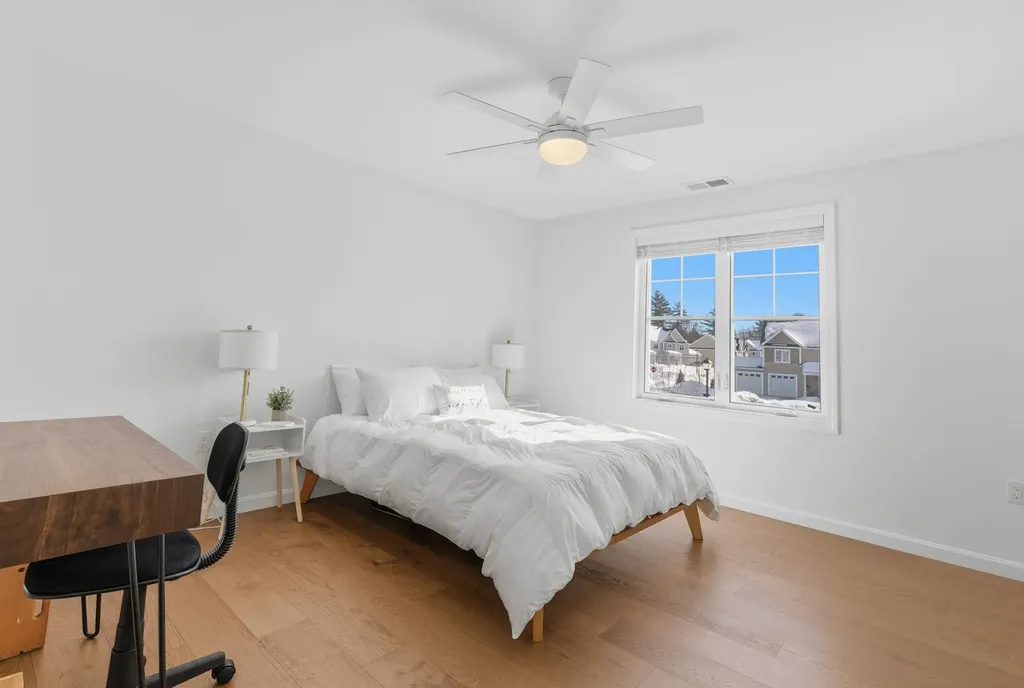 25 Forestedge Way Manchester NH 03102